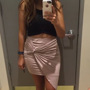 High to low knotted skirt size small.